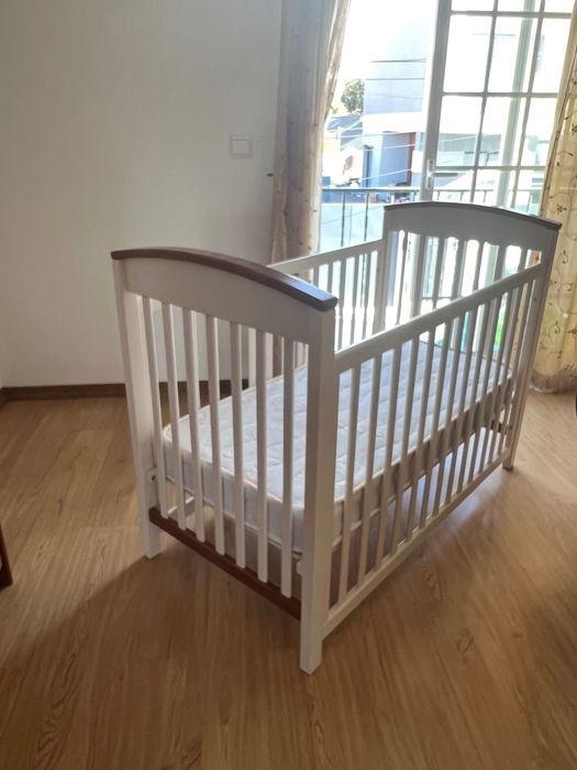 Cama bebe com colchão
