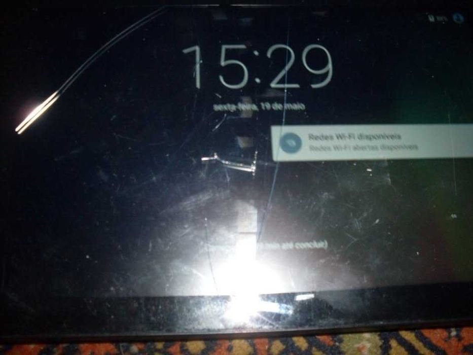 tablet com o vidro estalado