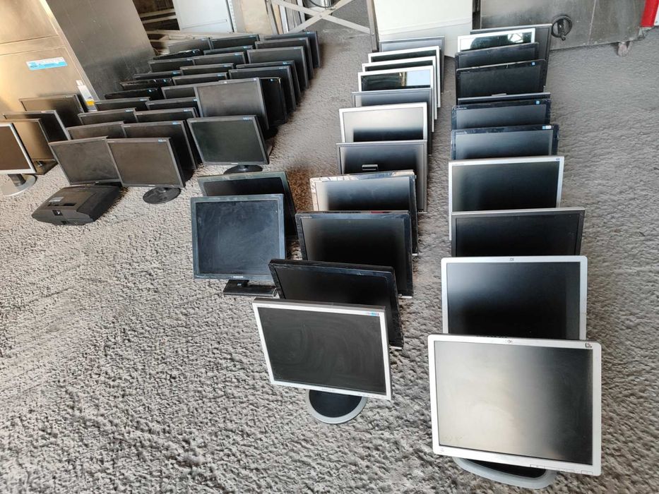 Мониторы диагональ 22",19",17",15"