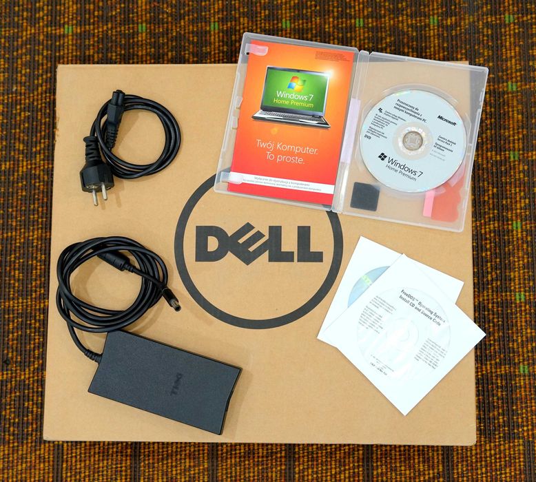 DELL Vostro 3750 Win7 17,3" i7-2670QM 2.20GHz 8GB S-ATA 750GB GT 525