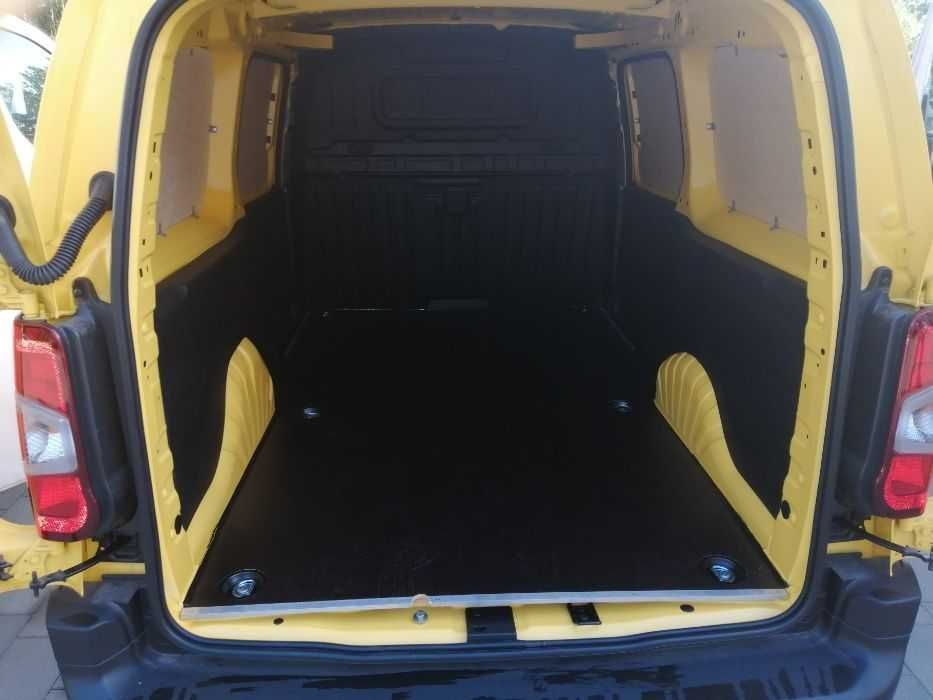 Citroen Berlingo L2H1-Zabudowa przestrzeni ładunkowej