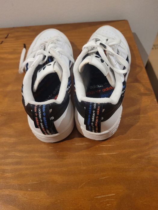 Sapatilhas adidas 36