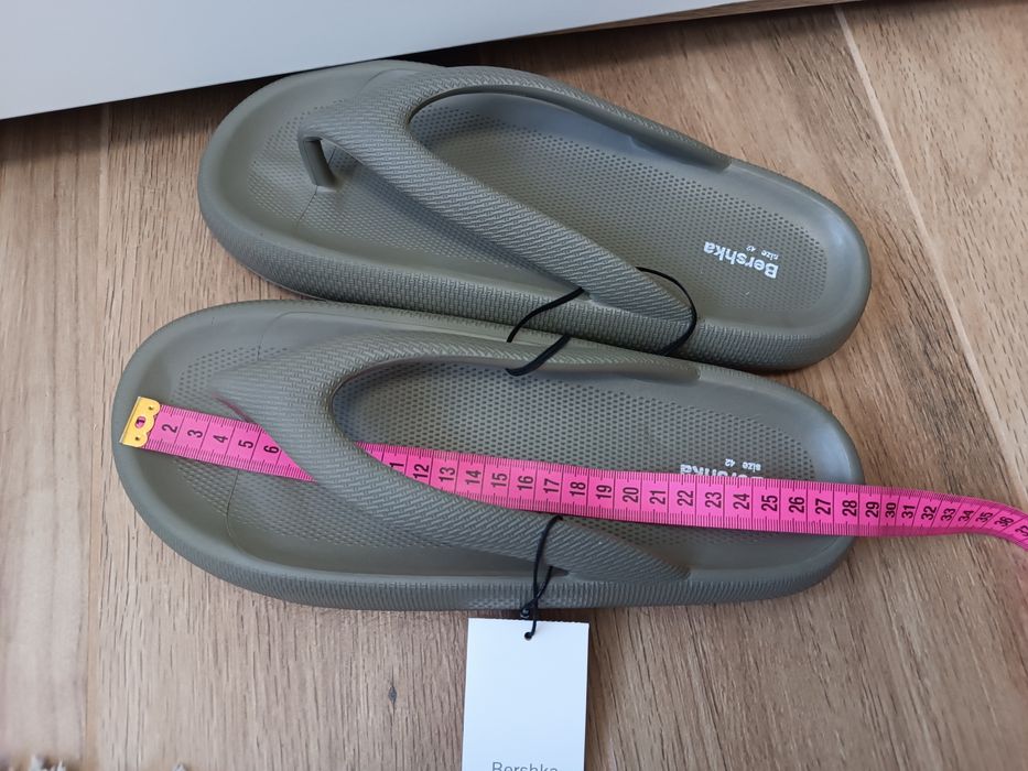 Japonki na platformie Bershka