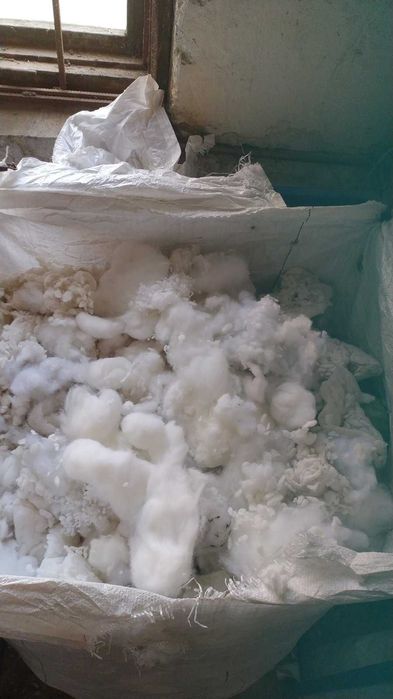 Сортований та несортований секонд хенд, вєтош та сировина на переробку