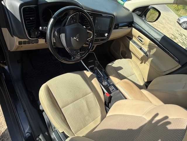 Samochód Mitsubishi Outlander 2019 - Automat - 4x4 - ASO
