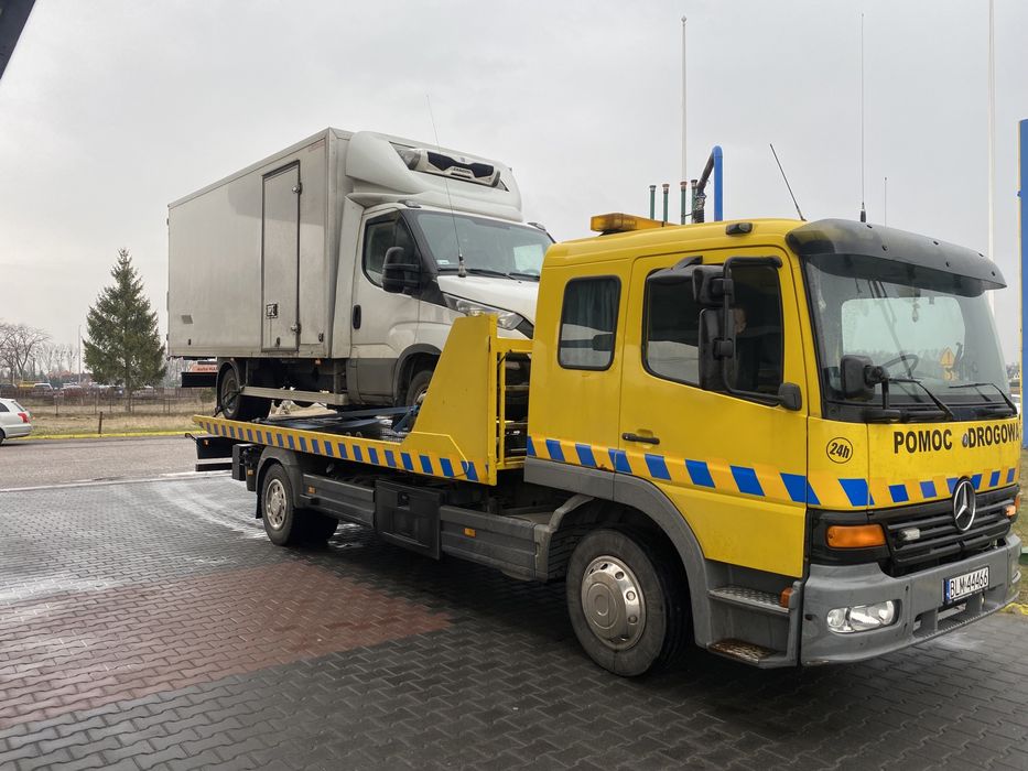 Pomoc drogowa Transport maszyn Laweta Autolaweta Holowanie Łomża S61