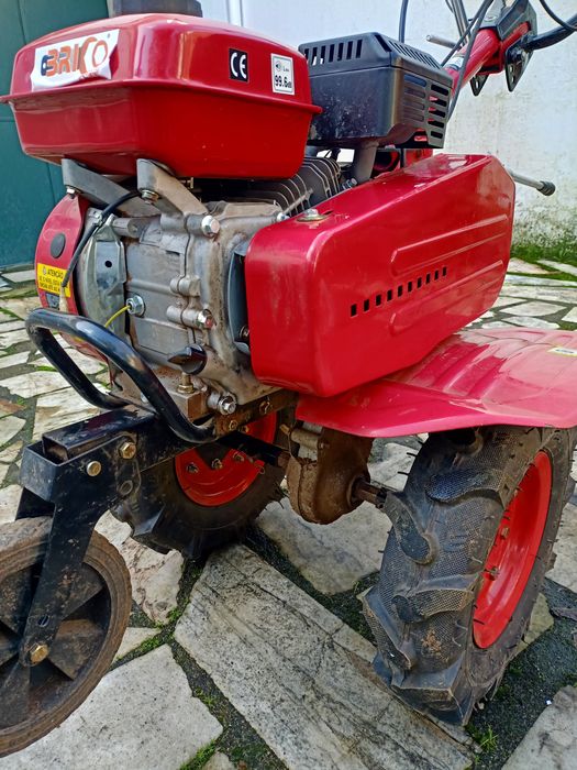 Motoenxada vermelha 7cv