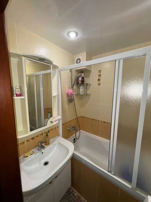 Продам 3 ком.кв с ремонтом и мебелью (Сертификат )