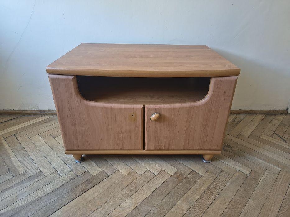 szafka z drzwiczkami pod RTV