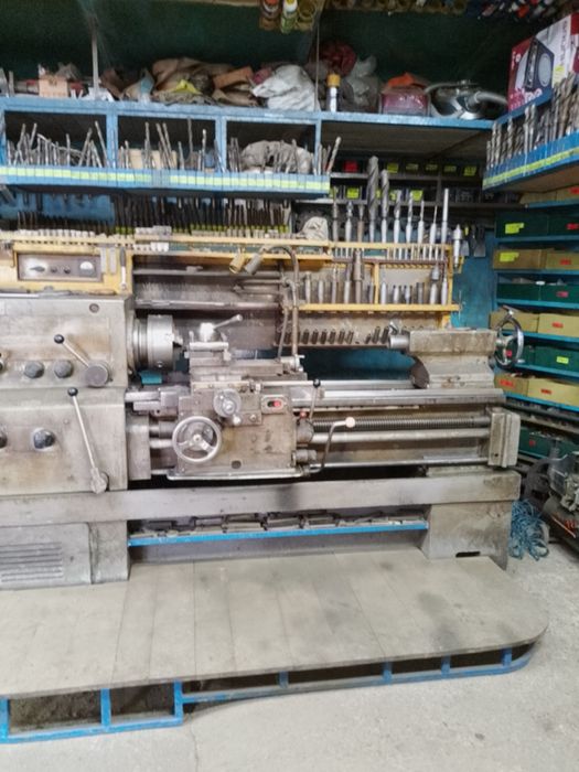 Фрезерувальник, розточик, токар, зварювальник.