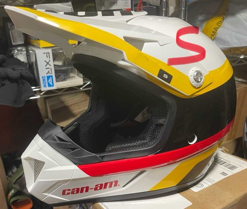Шлема.   BRP   CAN AM    SKI DO