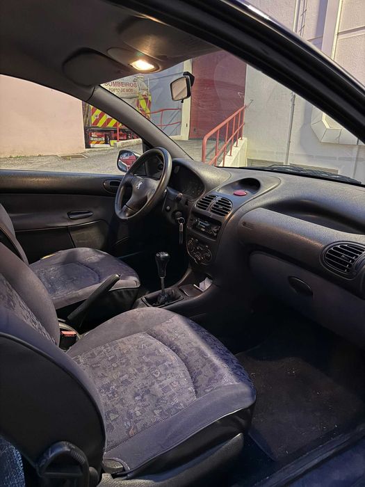 Peugeot 206 1.1 XR ano 2000