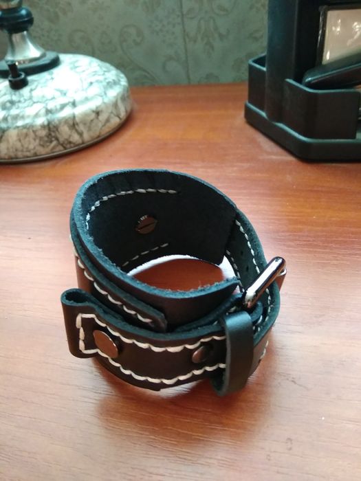 Продам кожаный ремешок для наручных часов