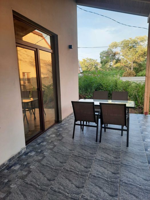 Подобово. Затишний будинок у центрі