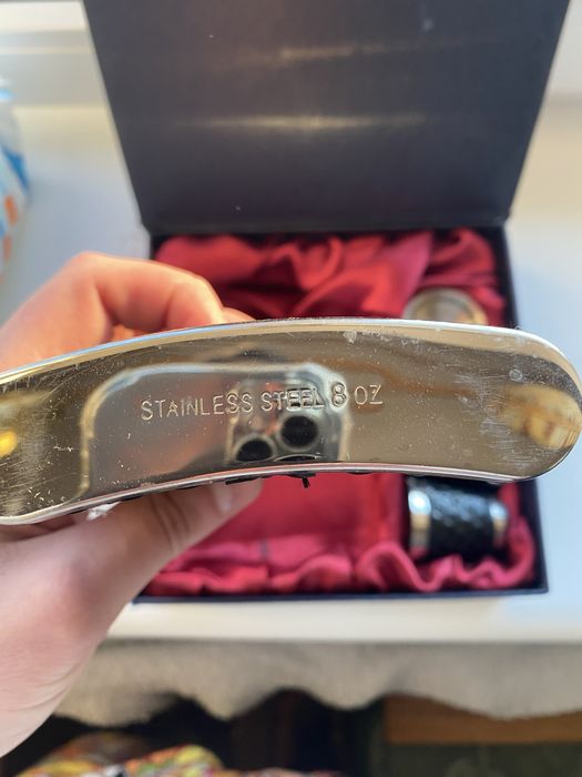 Фляга з двома чарками