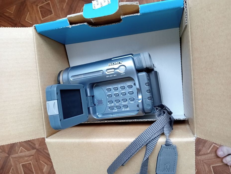 Відеокамера Sony Handycam video Hi8 CCD-TRV 228 E/TRV 428 E  Digital 8 Japan