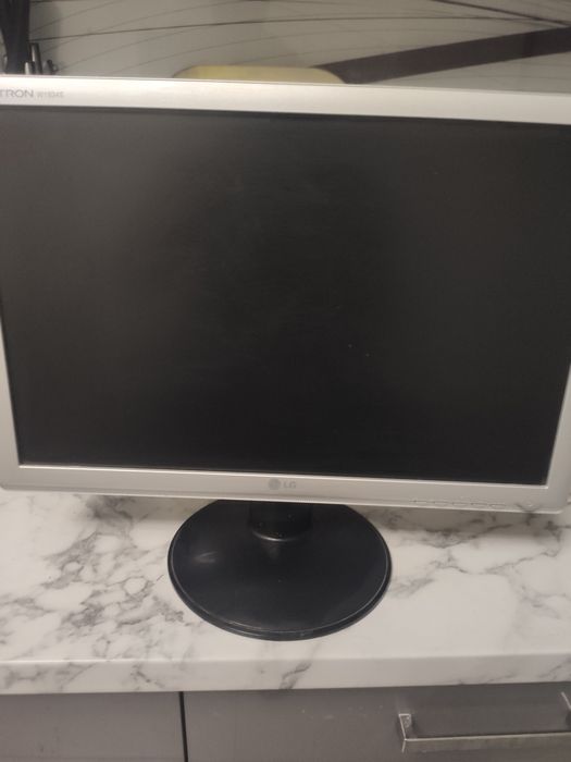Широкоформатный LCD-монитор LG W1934S . 19'' широкоформатный ЖК монито