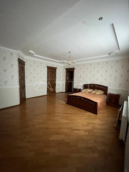 Оренда дуплексу, Гатне