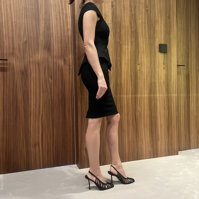 Zara sukienka z baskinką