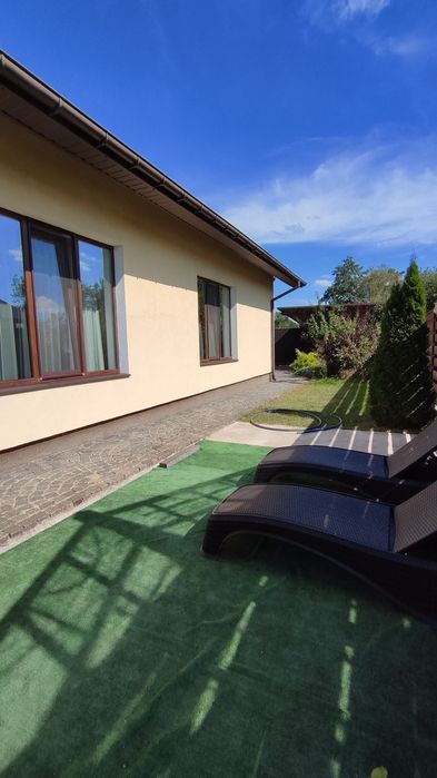 Продаж будинку в передмісті