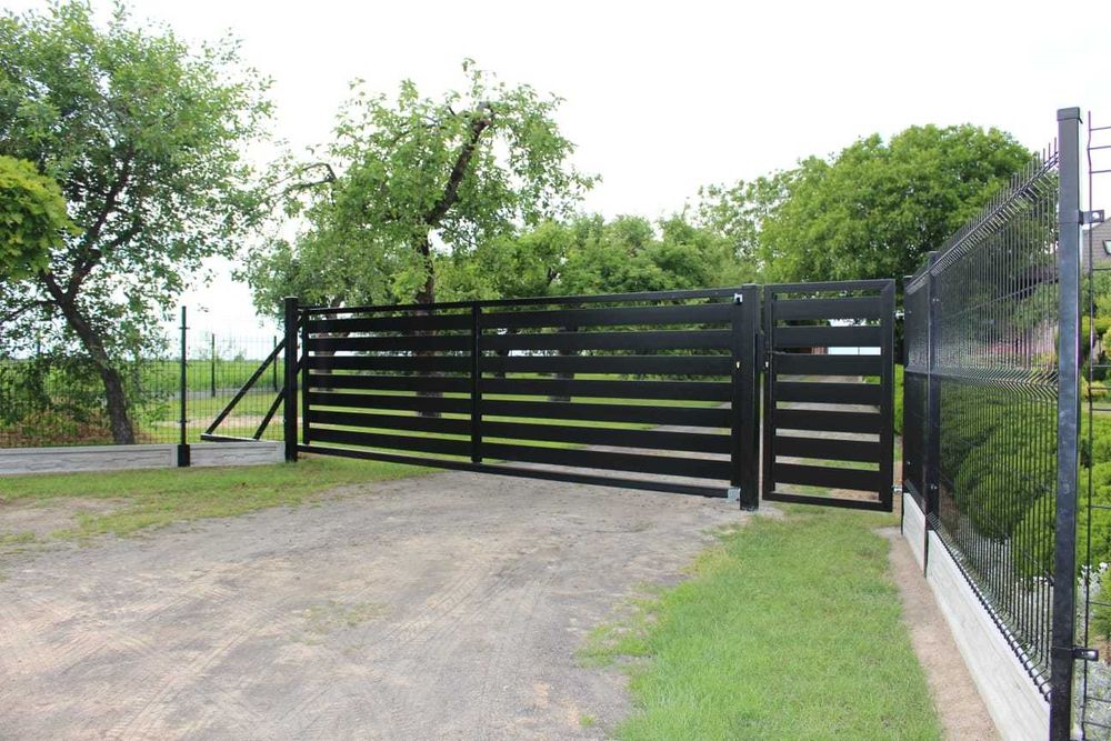 Montaż ogrodzeń, bram oraz drobne prace brukarskie