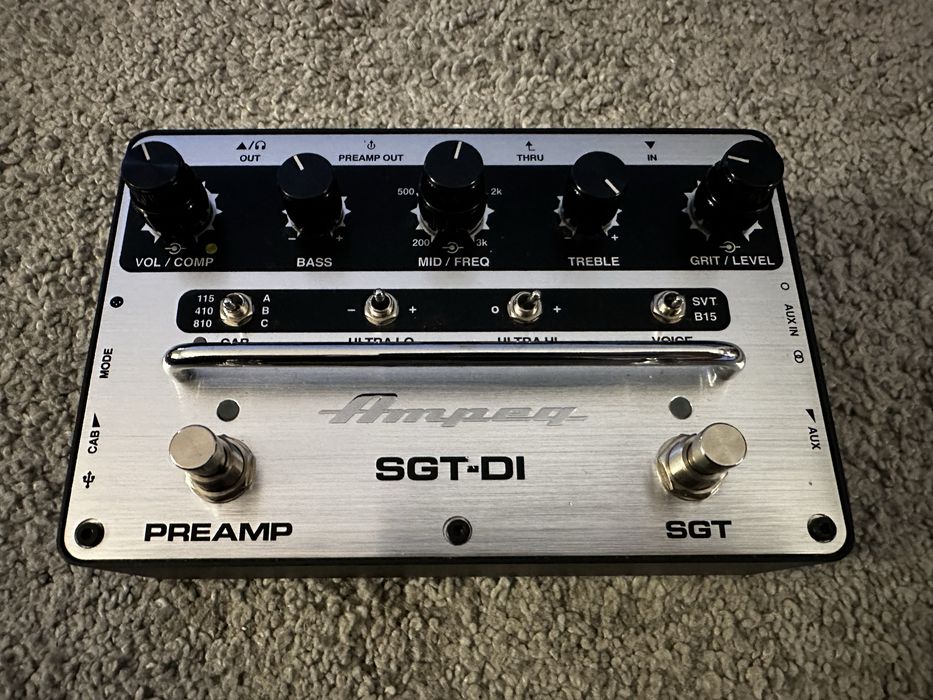 AMPEG SGT-DI preamp de baixo.