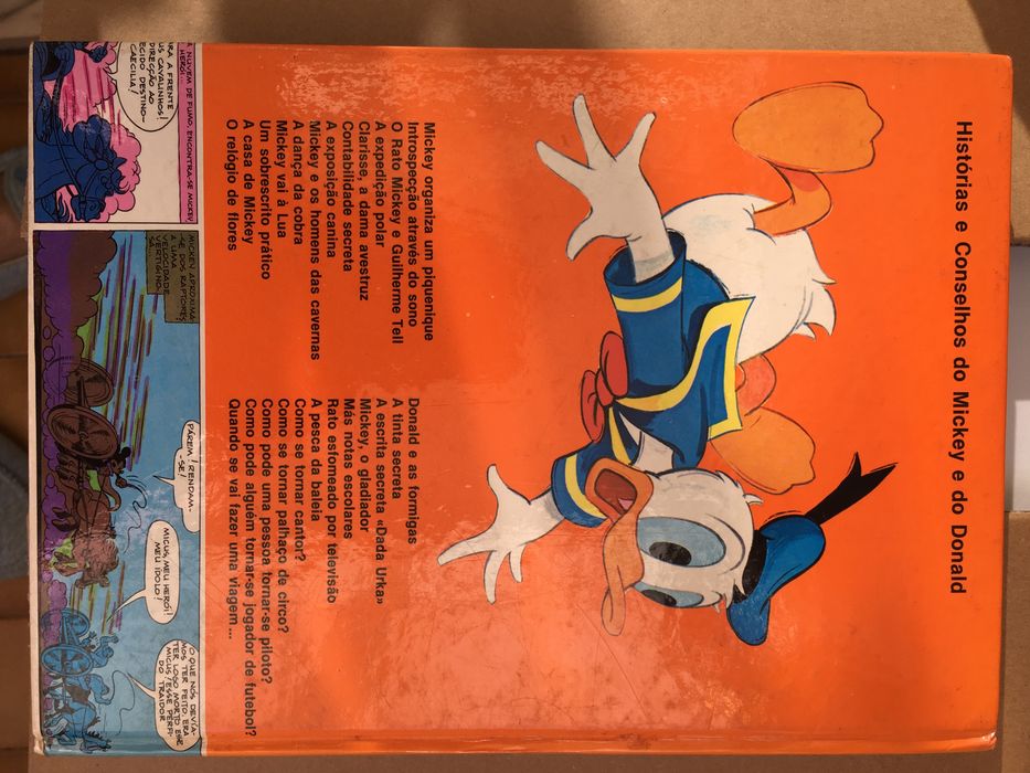 Livro o Rato Mickey e o Pato Donald 1975