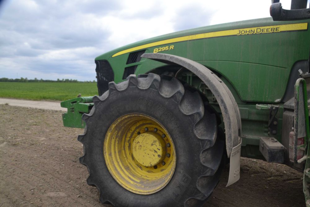 Трактор колісний John Deere 8295R
