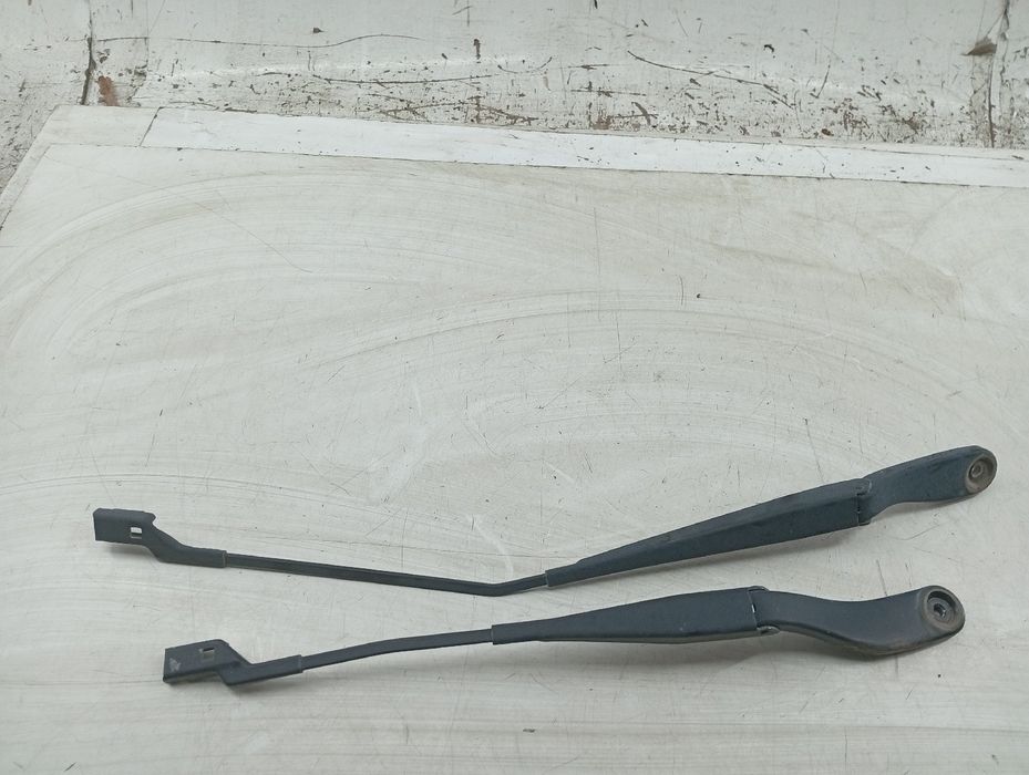 Astes/Escova Limpa Conjunto (2) - VOLVO C30 (533) | 06 - 13