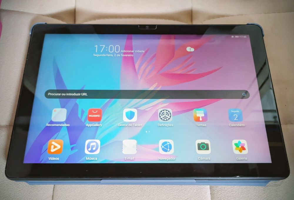 Huawei MatePad T10 com duas capas incluídas