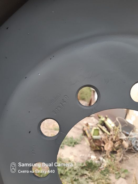 Claas Dominator 218 Mega ( 1995 г/в ) Передние и задние колёсные диски