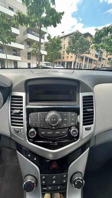 Chevrolet Cruze 1.6 LS GPL