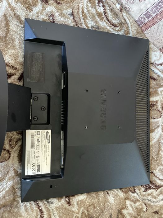 Монитор Samsung SyncMaster 723N