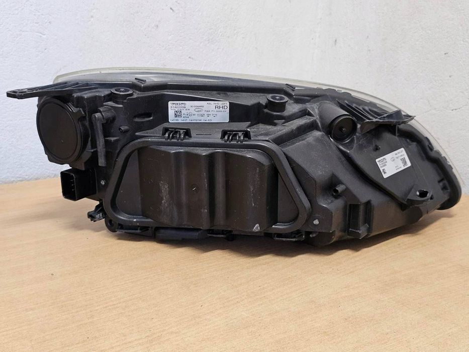 Reflektor lewy xenon Abl volvo V40 2012--2017 anglik 3142.0009