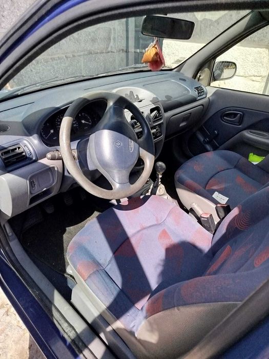 Vende-se Carro Renault Clio