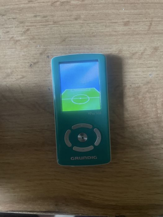 MP3-плеер Grundig Mpixx 1450 с объемом памяти 4 ГБ в бирюзовом цвете.