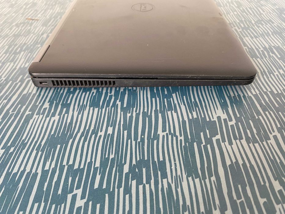 Portátil Ultrabook Profissional Dell Latitude E7270 — Intel i7 / 8GB / 12.5"