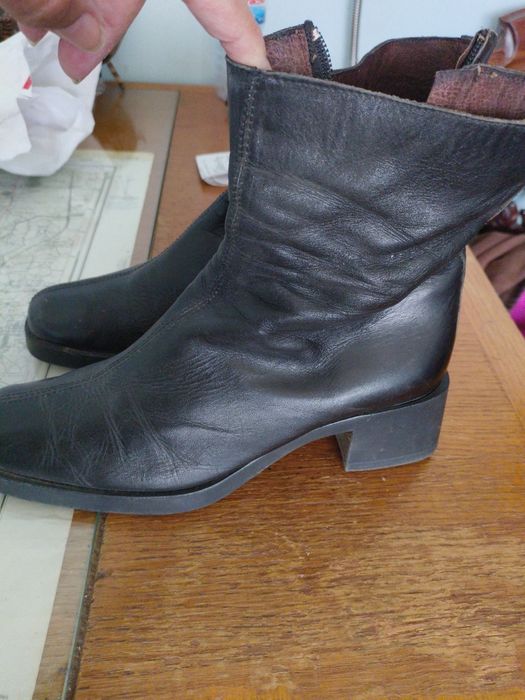 Botas em pele 40