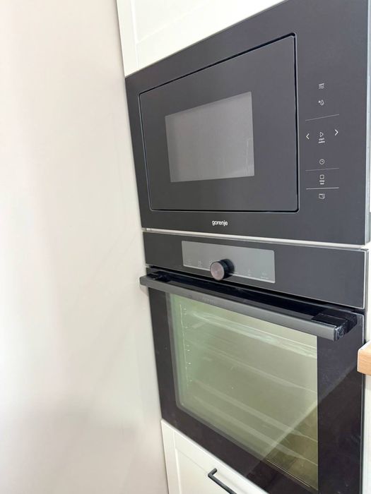 Газифікований будинок з ремонтом на 8 сотках. Гараж. Мін. оформлення