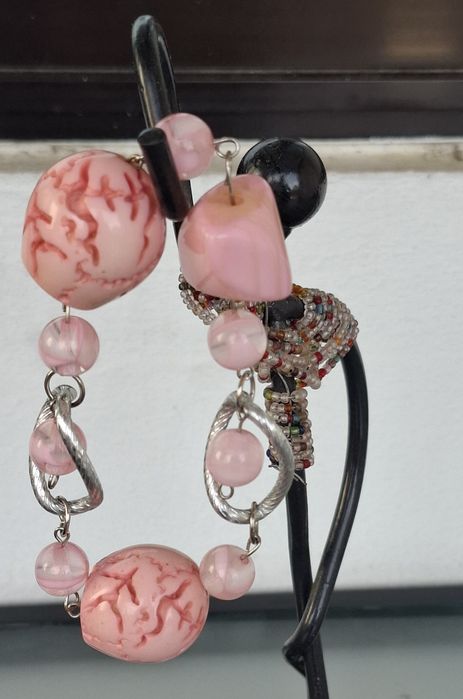 Pulseira com contas cor de rosa