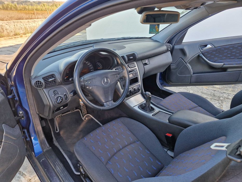 Mercedes-Benz C 220 CDI SportCoupé 143 cv - Manual - Teto panorâmico — photo 2