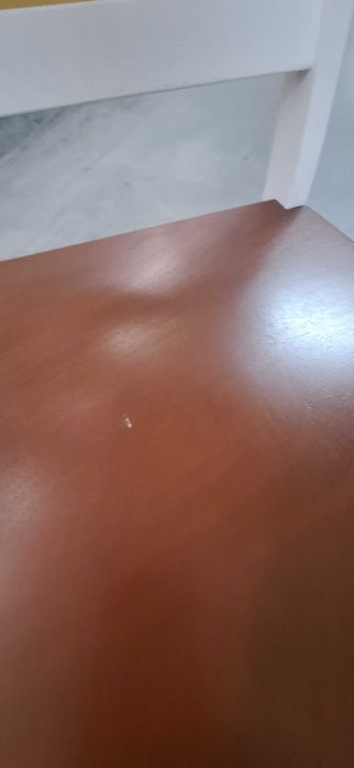 Conjunto mesa e cadeiras de jantar