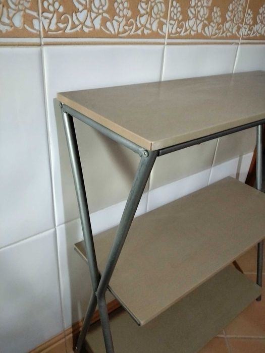 Armário com 3 prateleiras