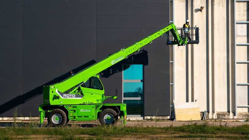 Usługi dźwigowe ładowarka Merlo dźwig liebherr