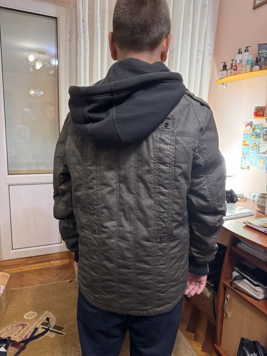 Куртка для хлопця
Довжина рукава 65см
Довжина куртки 65см