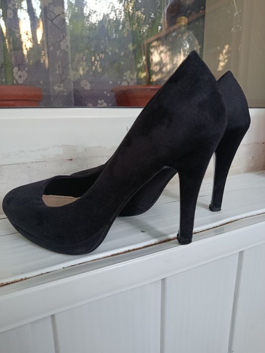 Жіноче взуття 38 розмір.