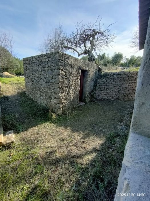 Alugo terreno com anexo