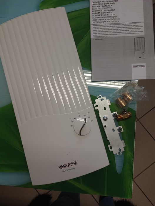 Elektryczny przepływowy ogrzewacz wody PEY 18-21-24kW STIEBEL ELTRON