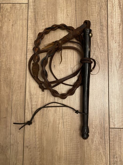 pejcz ,bat  pleciony skora naturalna