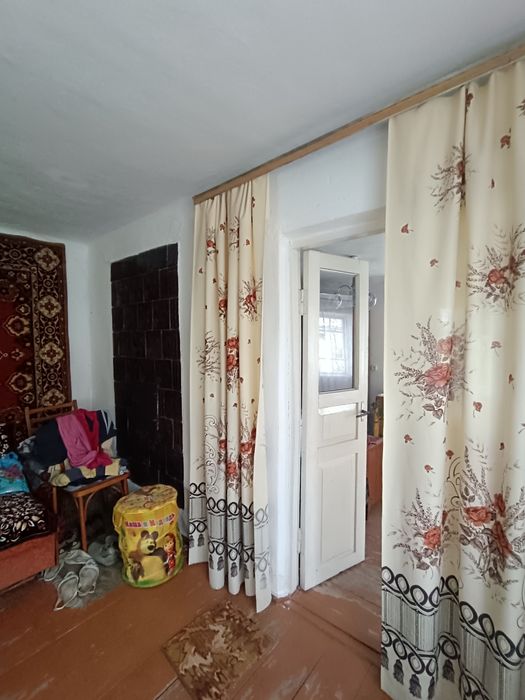 Продається два будиночка на великій ділянці Довжок